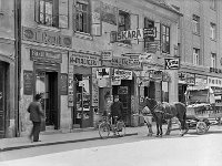 Gundulićeva ulica 1930. godine. Trgovina Napretkove zadruge (kbr 7)
